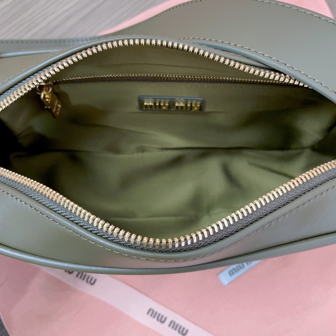 M*um*u leather shoulder 5bc158 bag-24*11.5*7cm