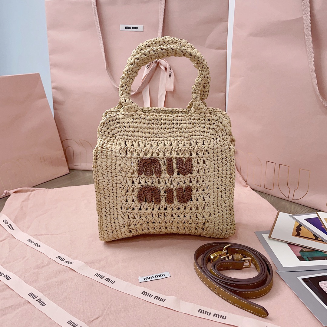 M*um*u raffia shoulder bag-22x 22.5x7.5cm