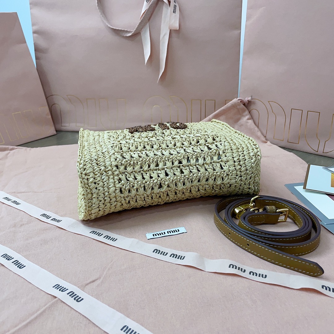 M*um*u raffia shoulder bag-22x 22.5x7.5cm