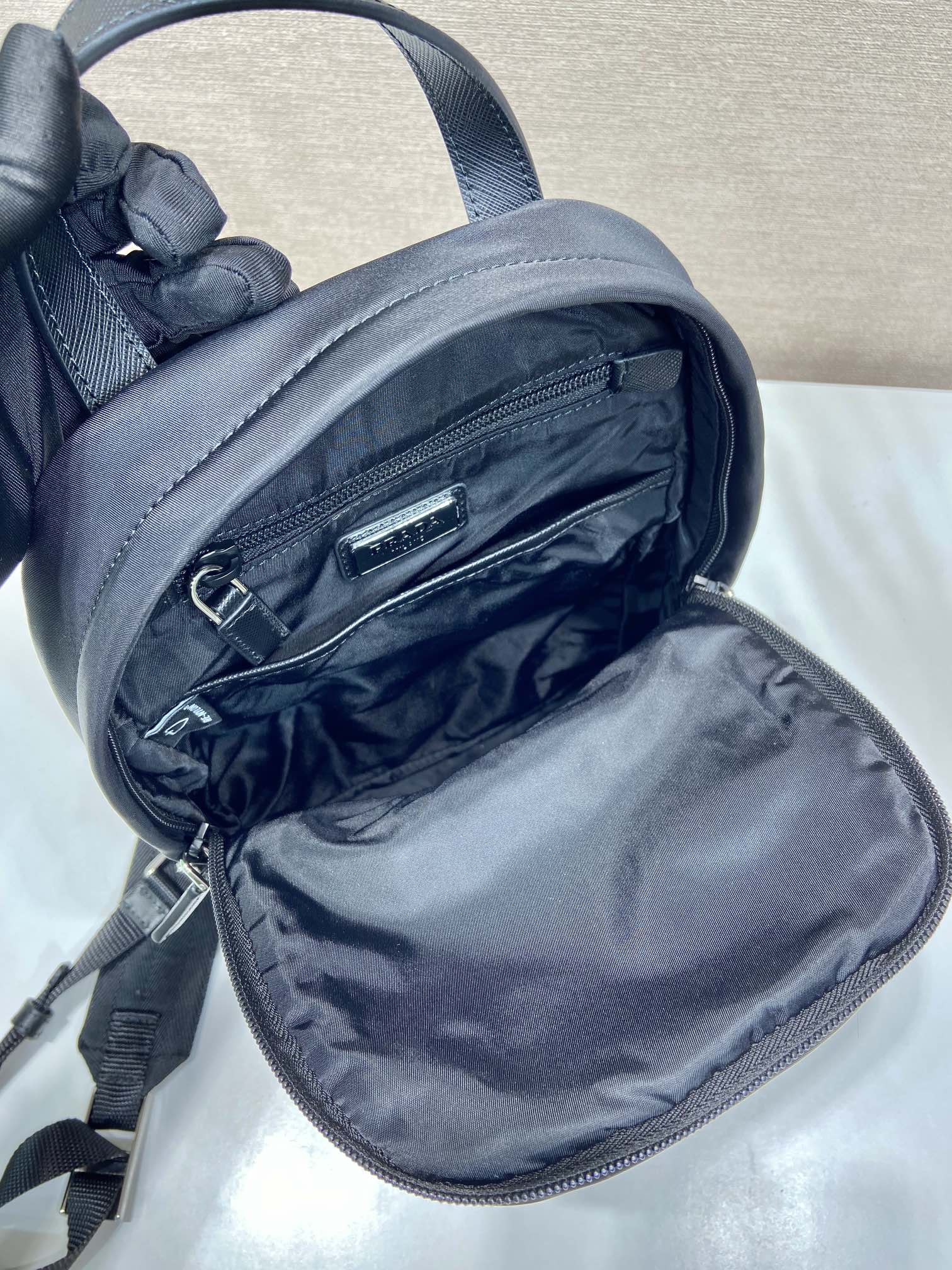 Pra*a vintage re-nylon bag-2vz105-20*31*5cm