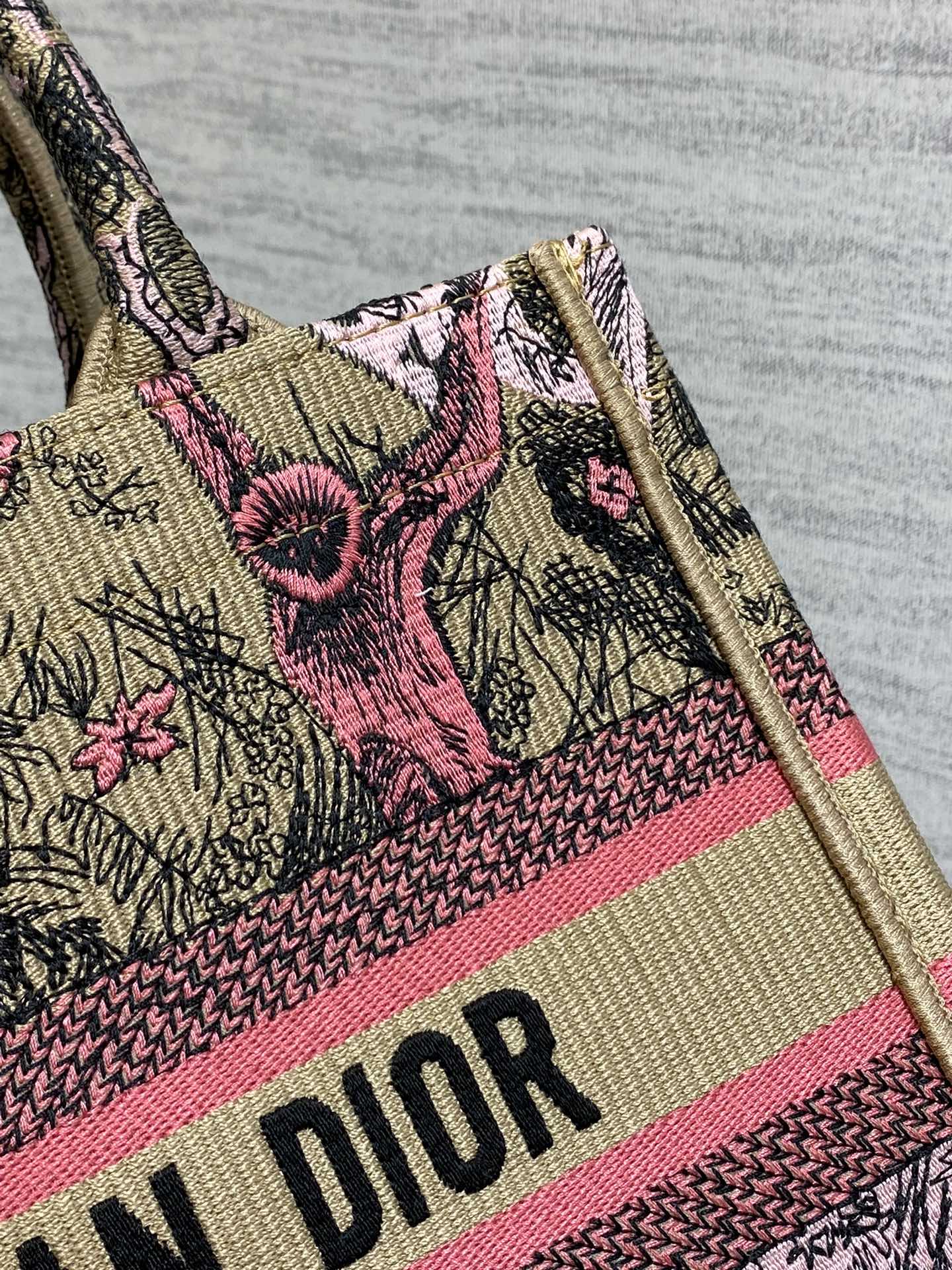 D*or small book tote-26*8*22cm