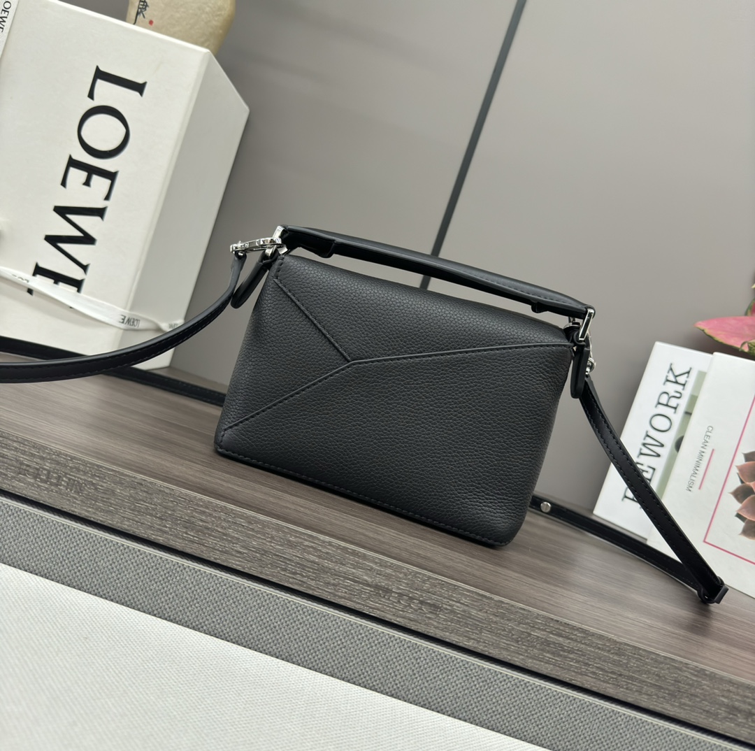 L0ew* puzzle edge bag-18*12.5*8cＭ