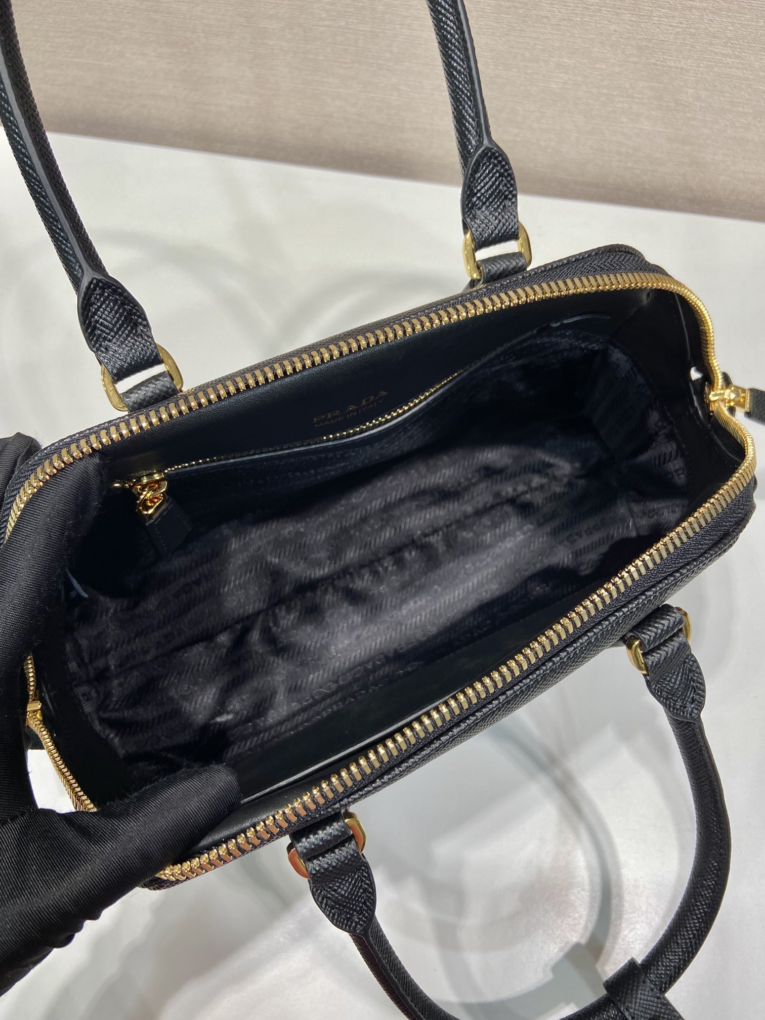 Pra*a 1bg537 shell bag-21*32*10.5cm