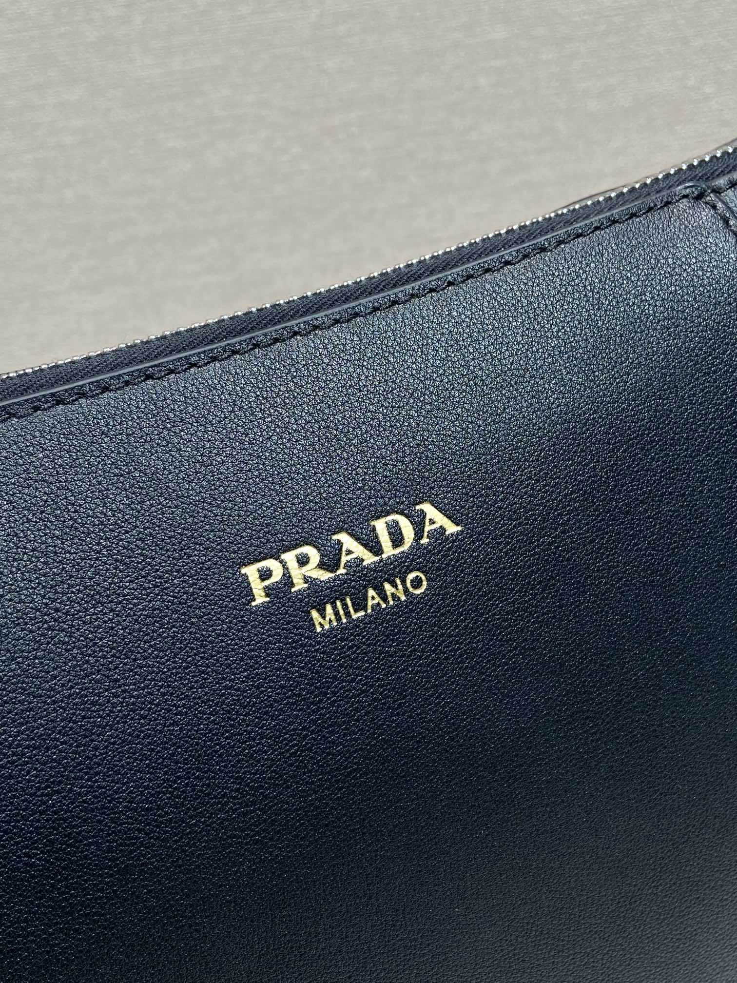 Pra*a 2vh177 messenger bag-30*27.5*14cm
