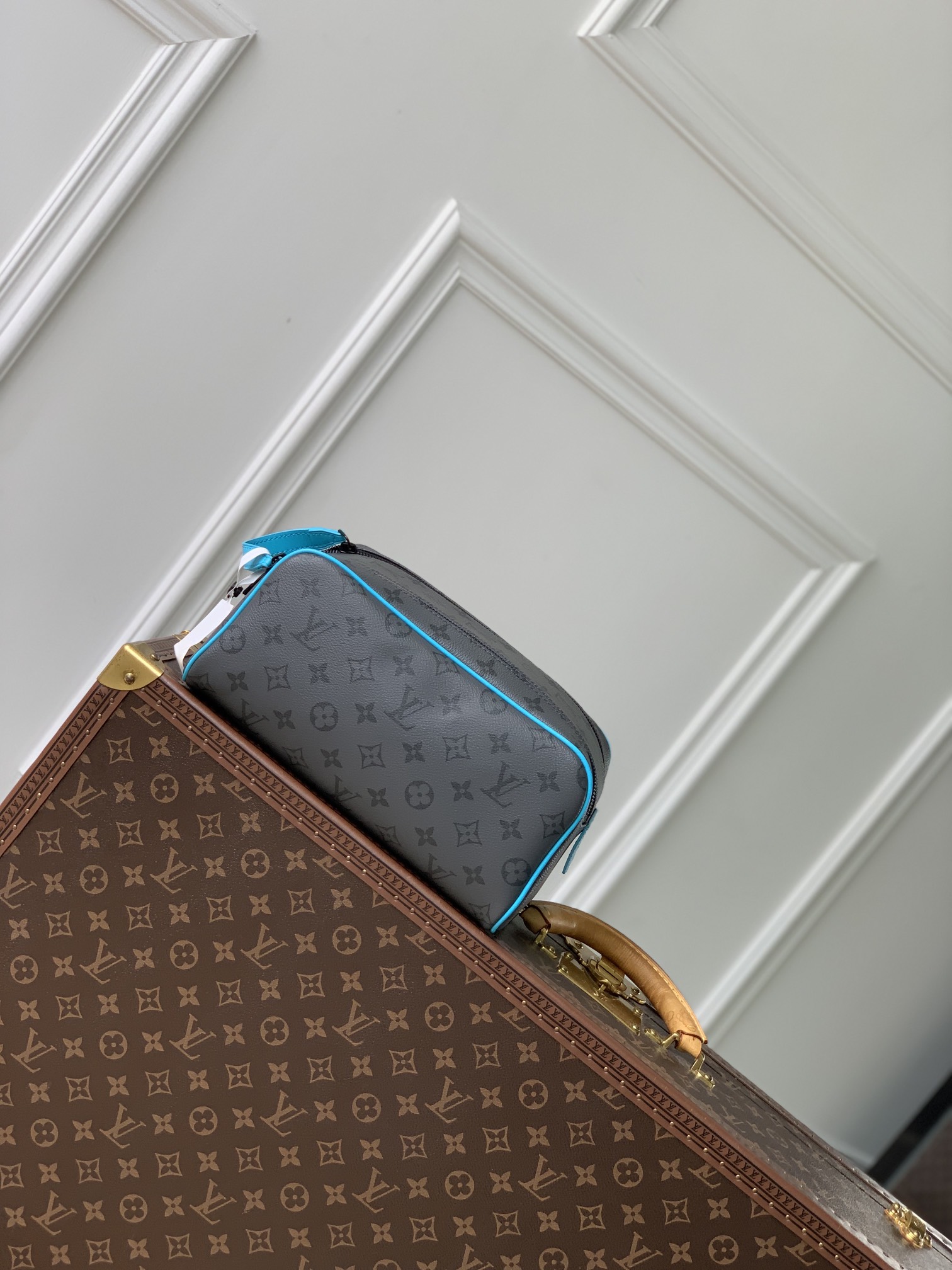 l0*is V*t0n cosmetic bag-28*16*13cm