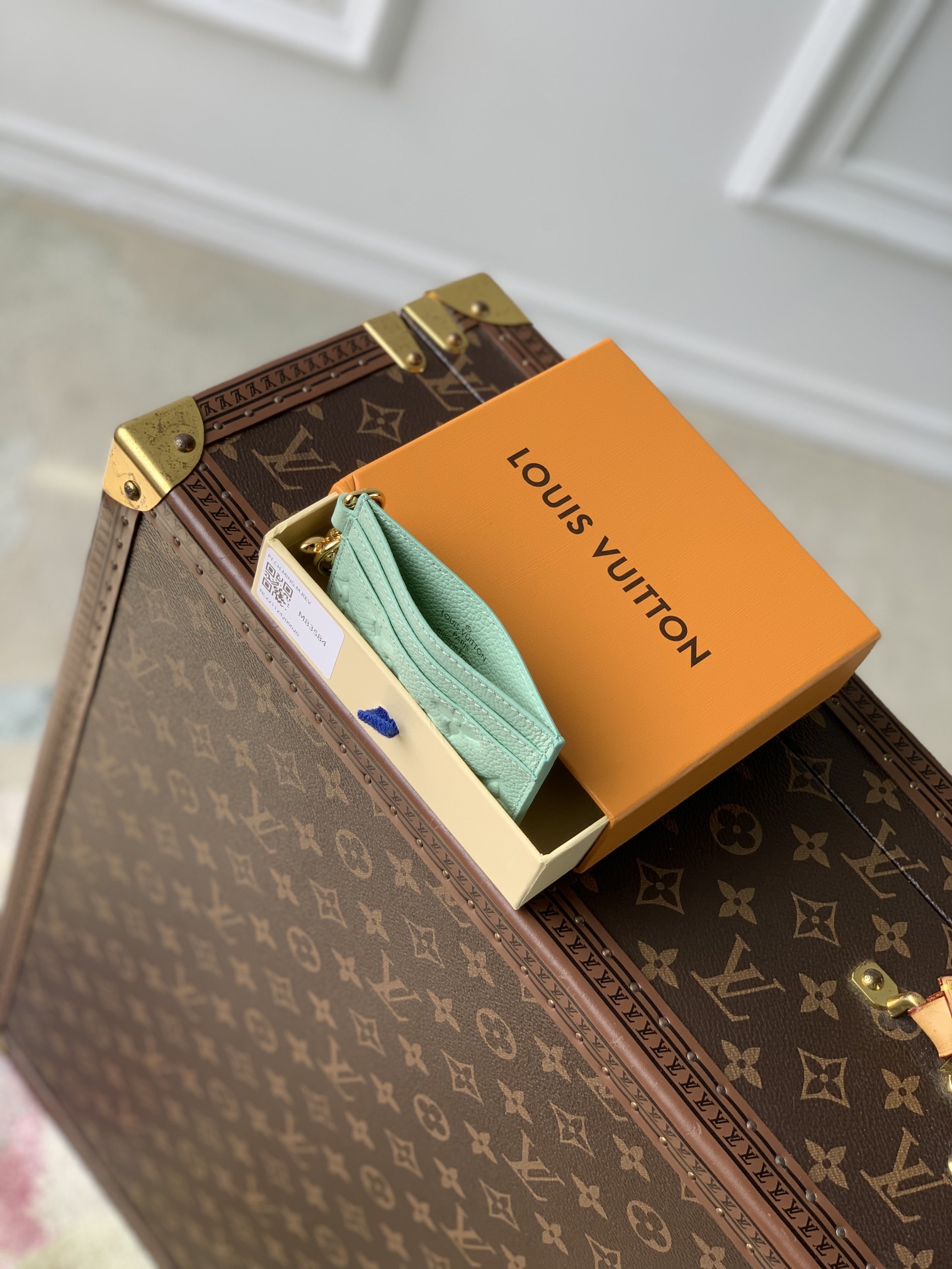 l0*is V*t0n wallet-m82132-10.2 x 7.3 x 0.3cm