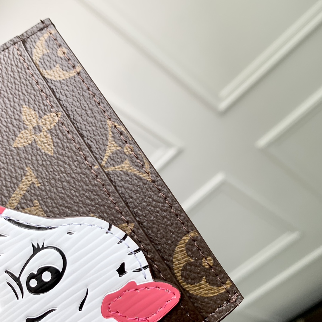 l0*is V*t0n wallet-11 x 7 x 0.5cm