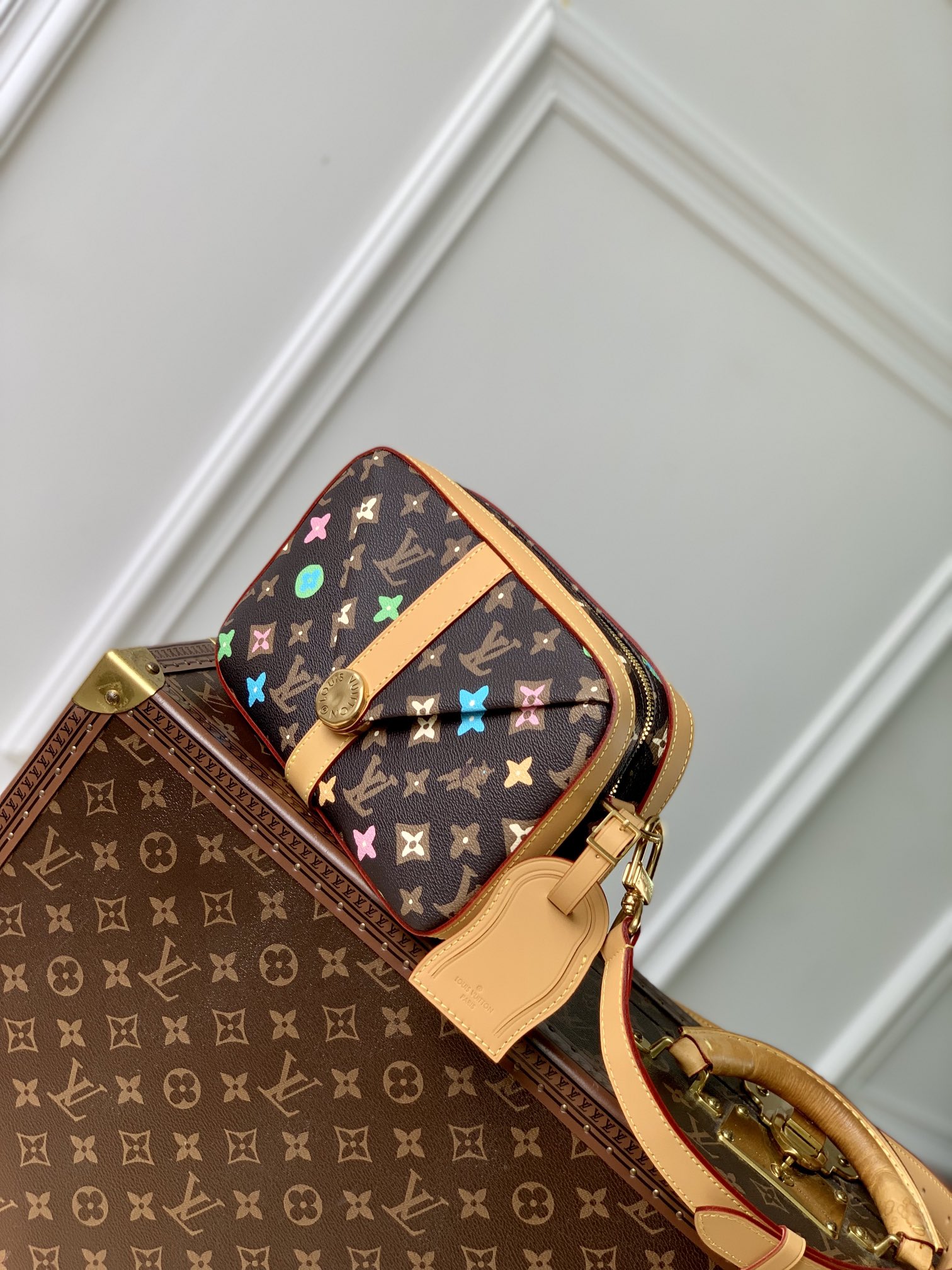 l0*is V*t0n envelope bag-23.5 x 15.5 x 8.5cm