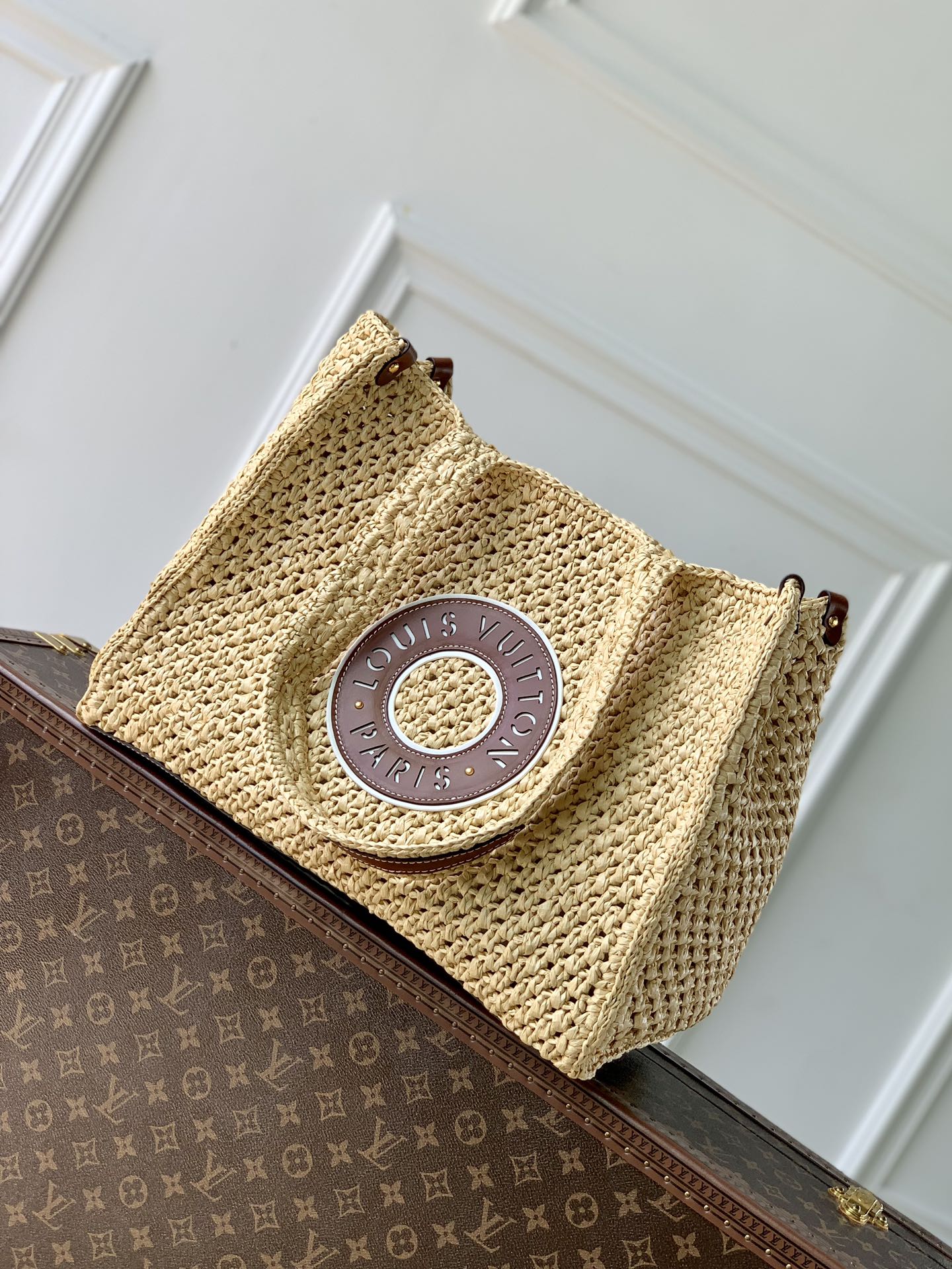 l0*is V*t0n onthego handbag-37.5 x 30 x 17cm