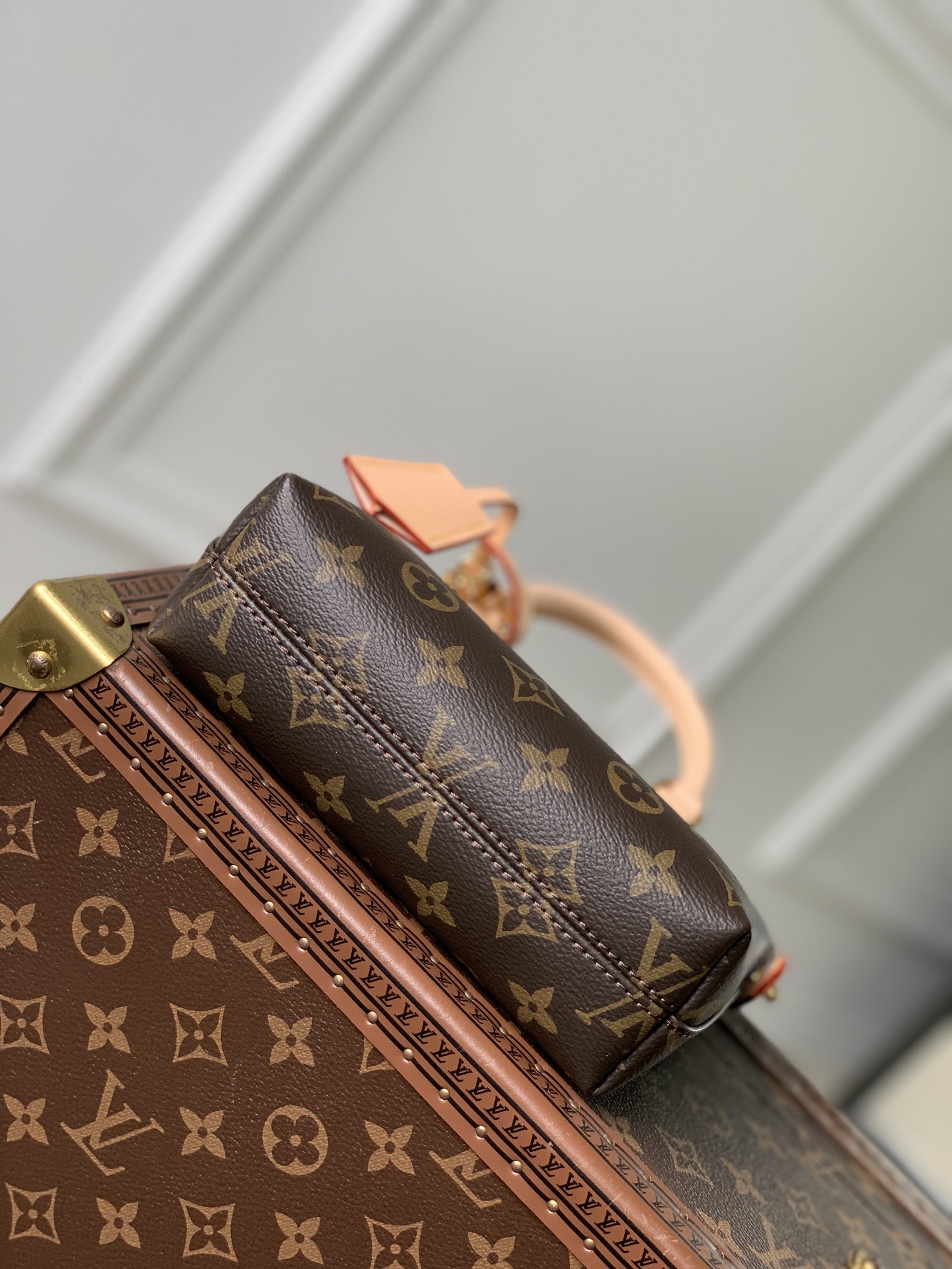 l0*is V*t0n lockit bb bag-15 x 19 x 7cm