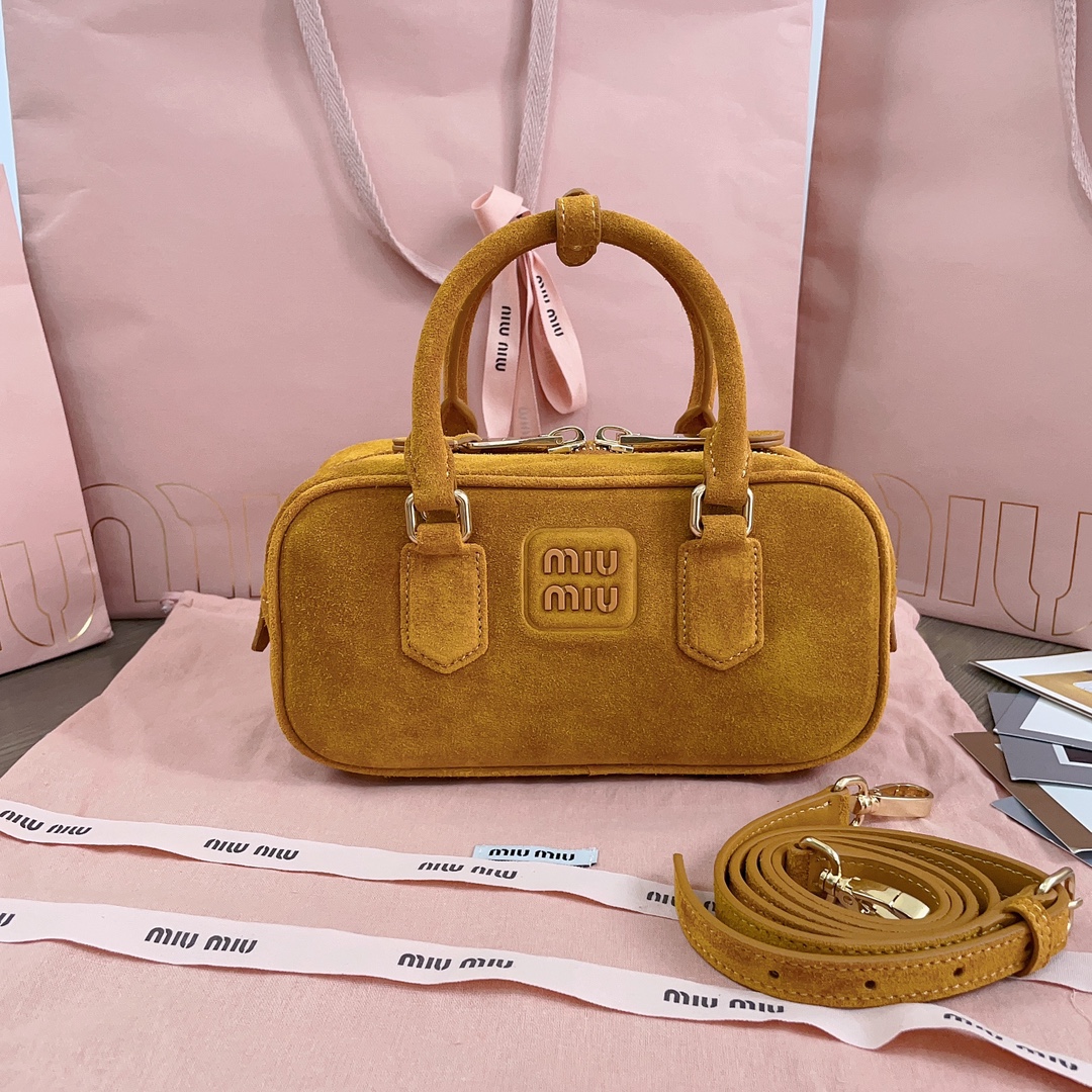 M*um*u top handbags-22x10.5x7.5cm