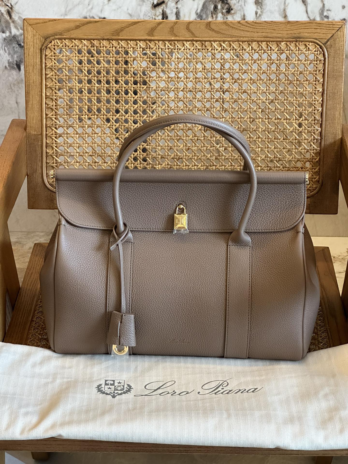 L**o p*ana loom bag l32-33 x 23 x 18cm