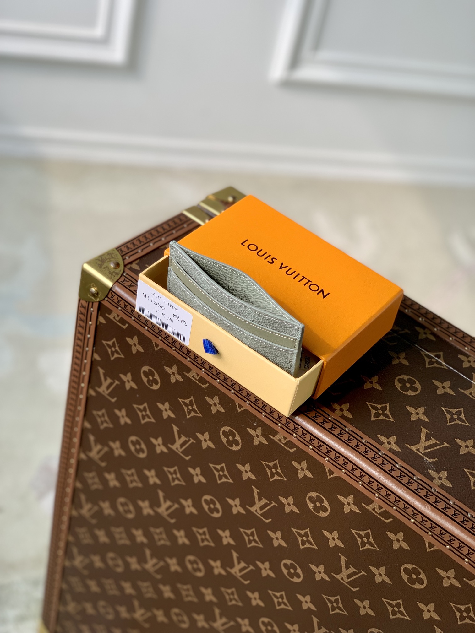 l0*is V*t0n wallet