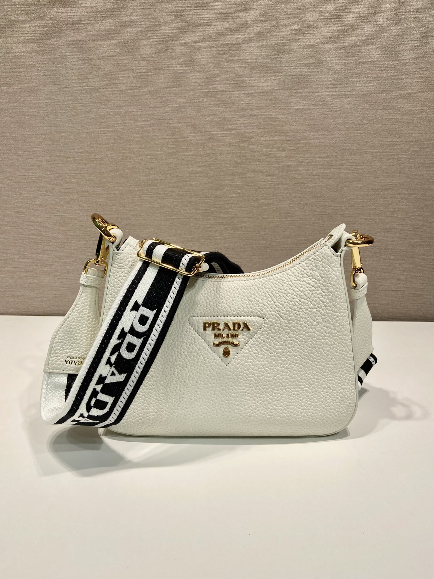 Pra*a leather shoulder bag-1bh193-24*18*6cm