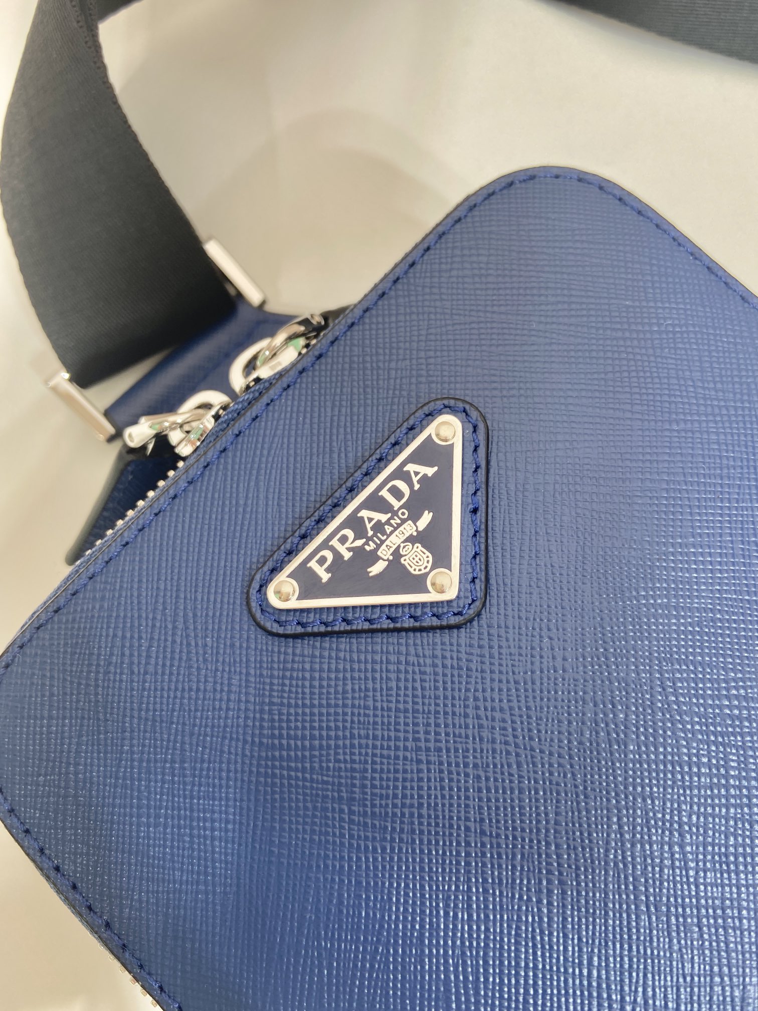 Pra*a 2vz106 Pra*a brique saffiano leather bag-14*20*5cm
