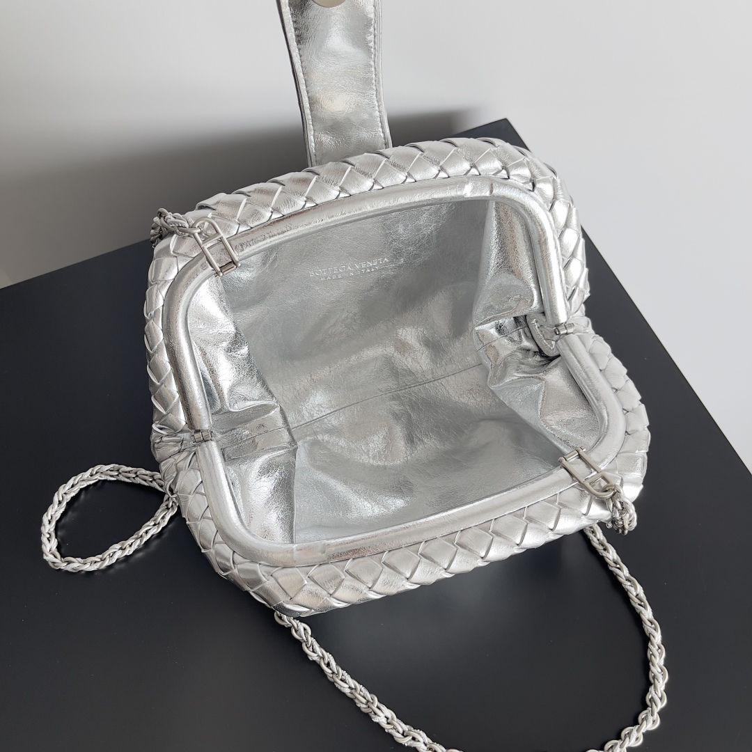 b0tt*ga Ven*ta lauren 1980 teen leather clutch-27*15*8cm