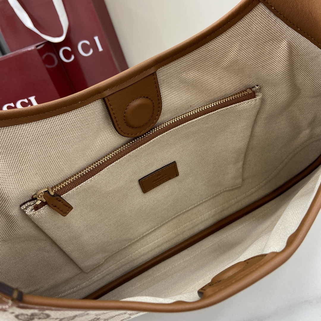 Gvc*1 body shoulder bag-42*36*2cm