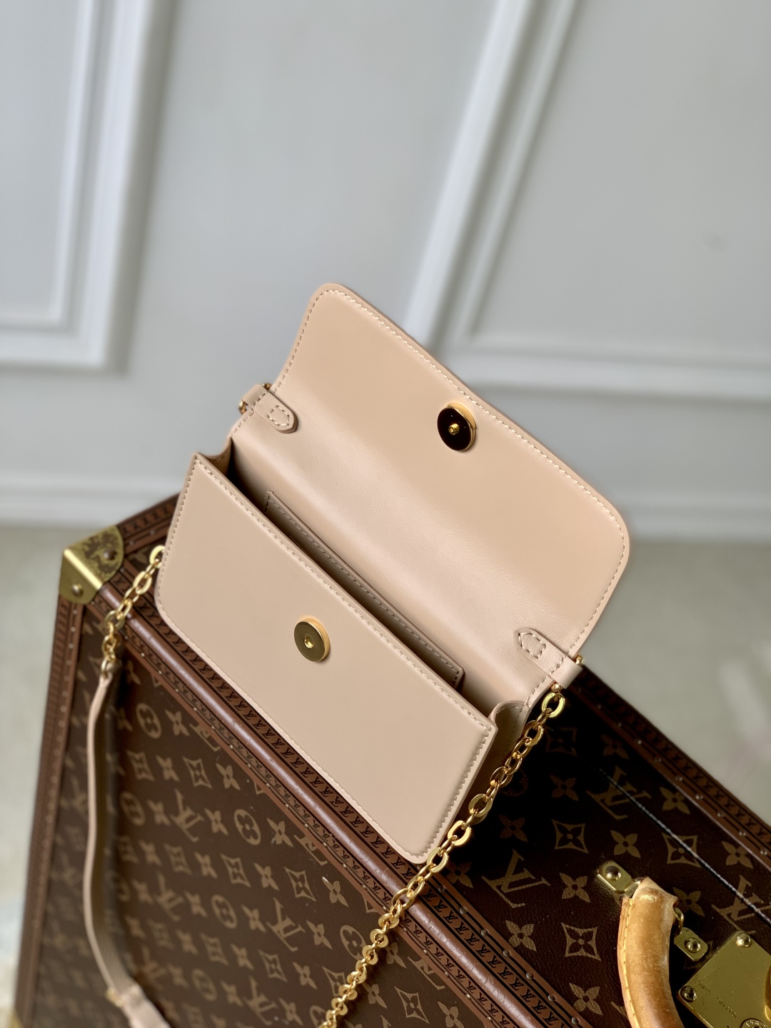 L0vis vuitt*n bloom wallet on chain bag -m14851-11.5 x 4 x 20 cm