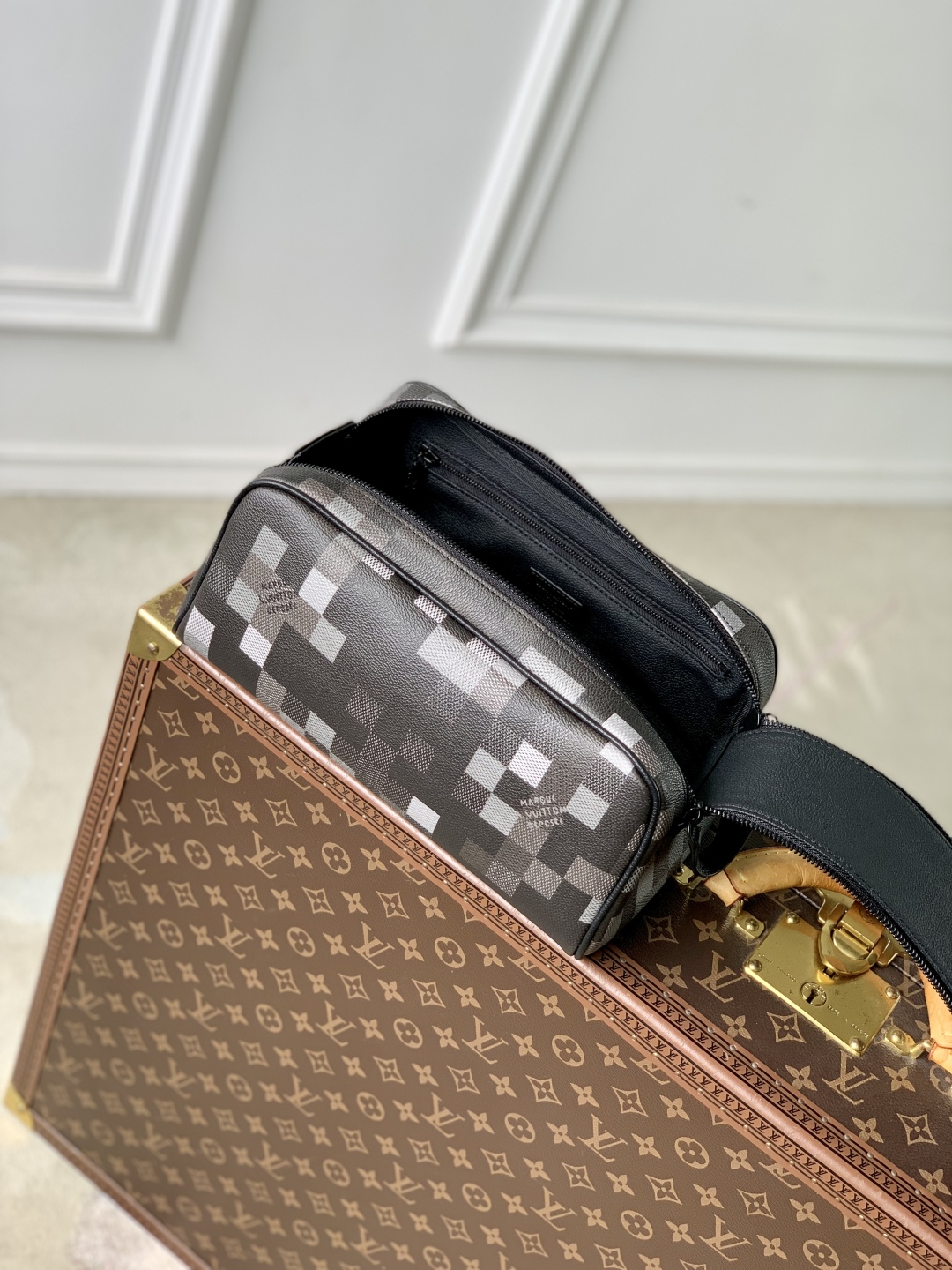 l0vis Vvtt0n locker dopp kit pouch -28 x 15 x 16.5cm