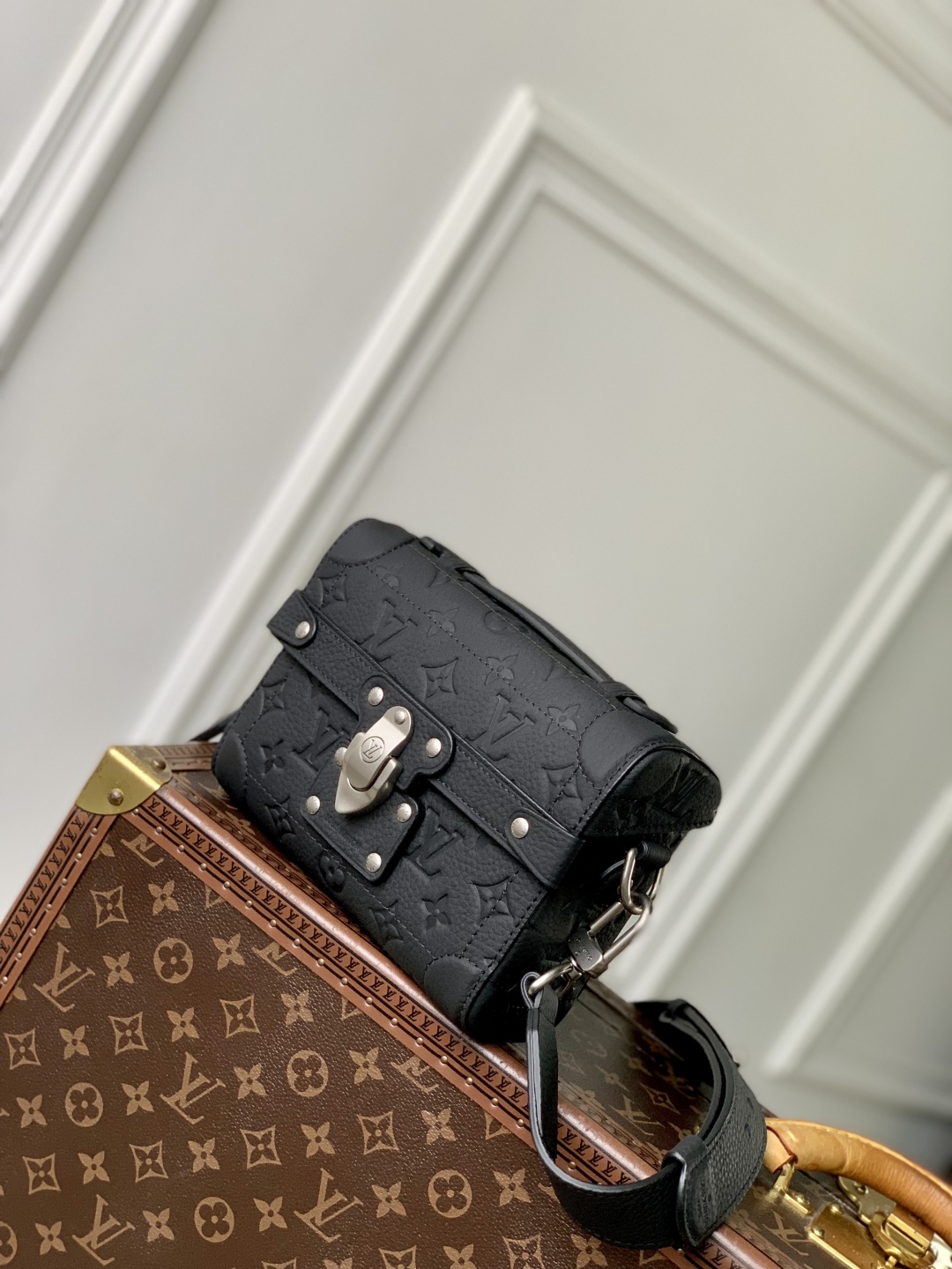 l0vis Vvtt0n soul trunk handbag-15 x 7 x 19cm