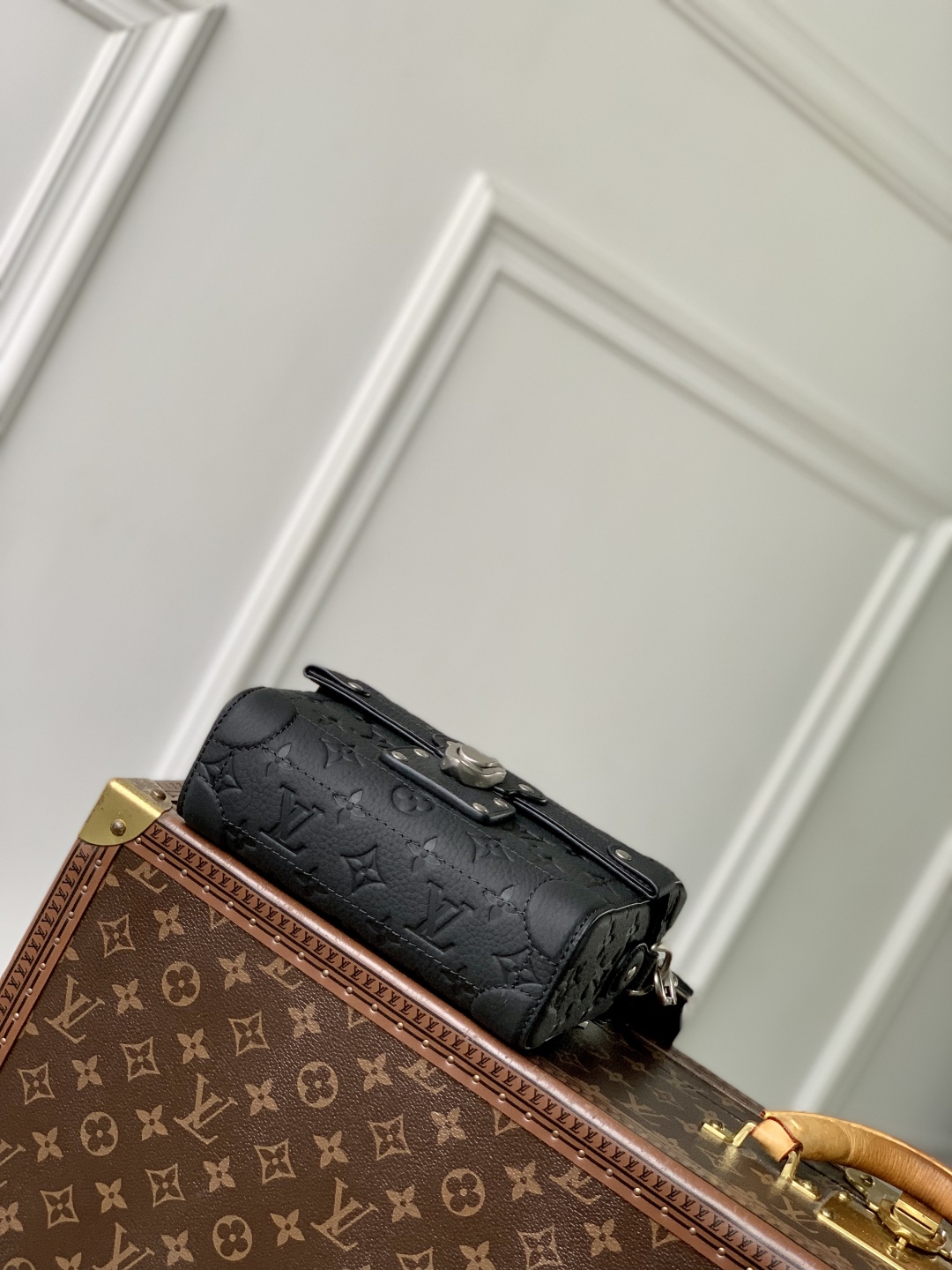 l0vis Vvtt0n soul trunk handbag-15 x 7 x 19cm