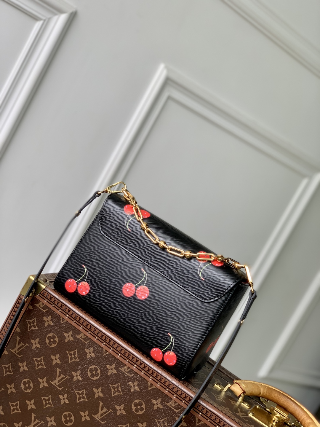 l0vis Vvtt0n twist mm slim bag-m14341-23 × 16 × 8cm