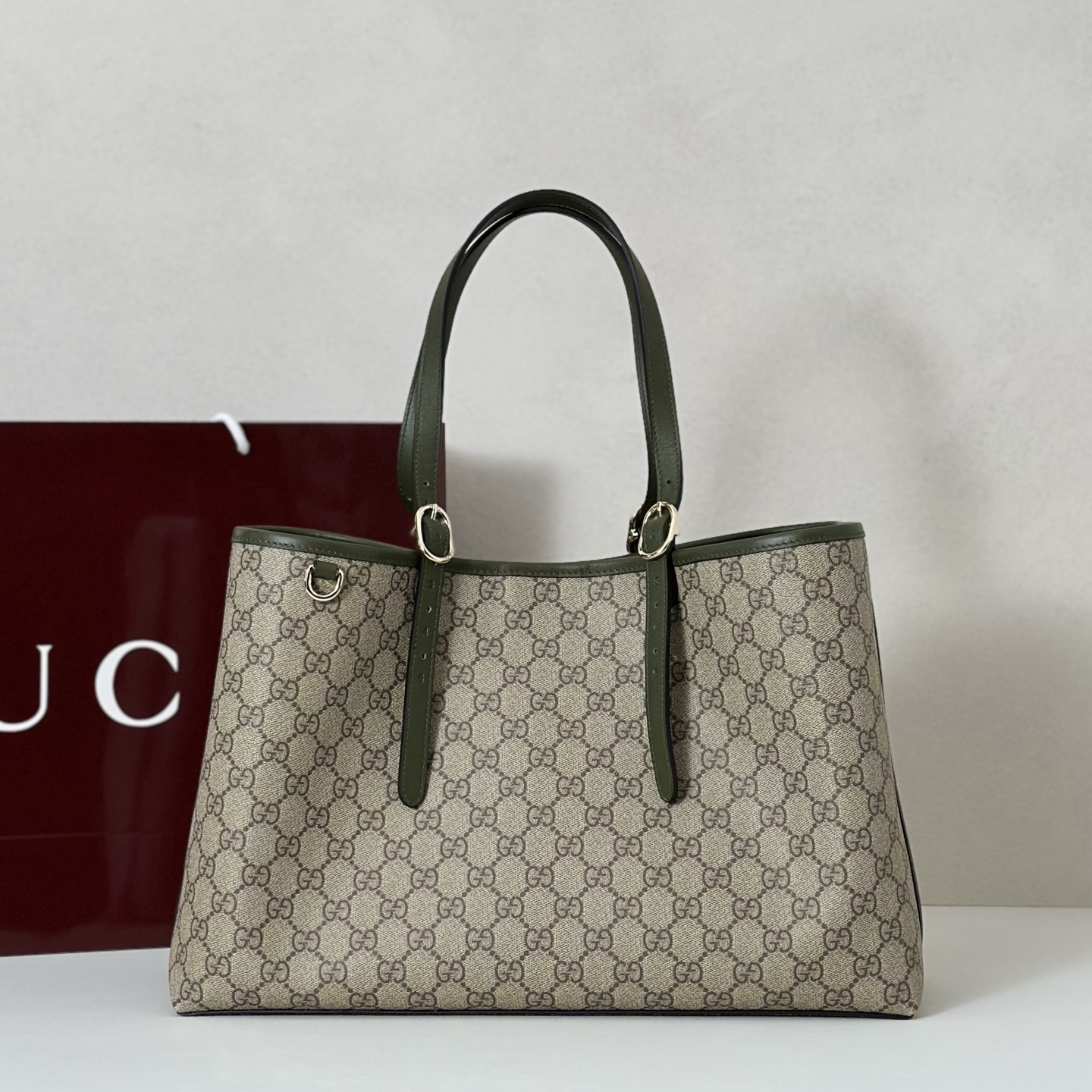 Gvc*1 medium emblem shoulder bag-38*25.5*15cm