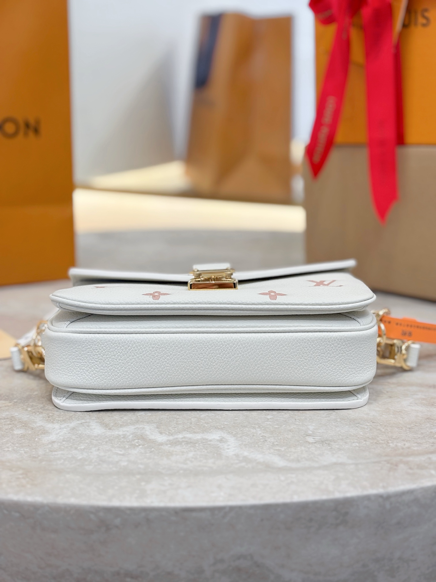 L0vis Vvtt0n Pochette Metis East West Handbags- M27575-21.5 x 13.5 x 6CM