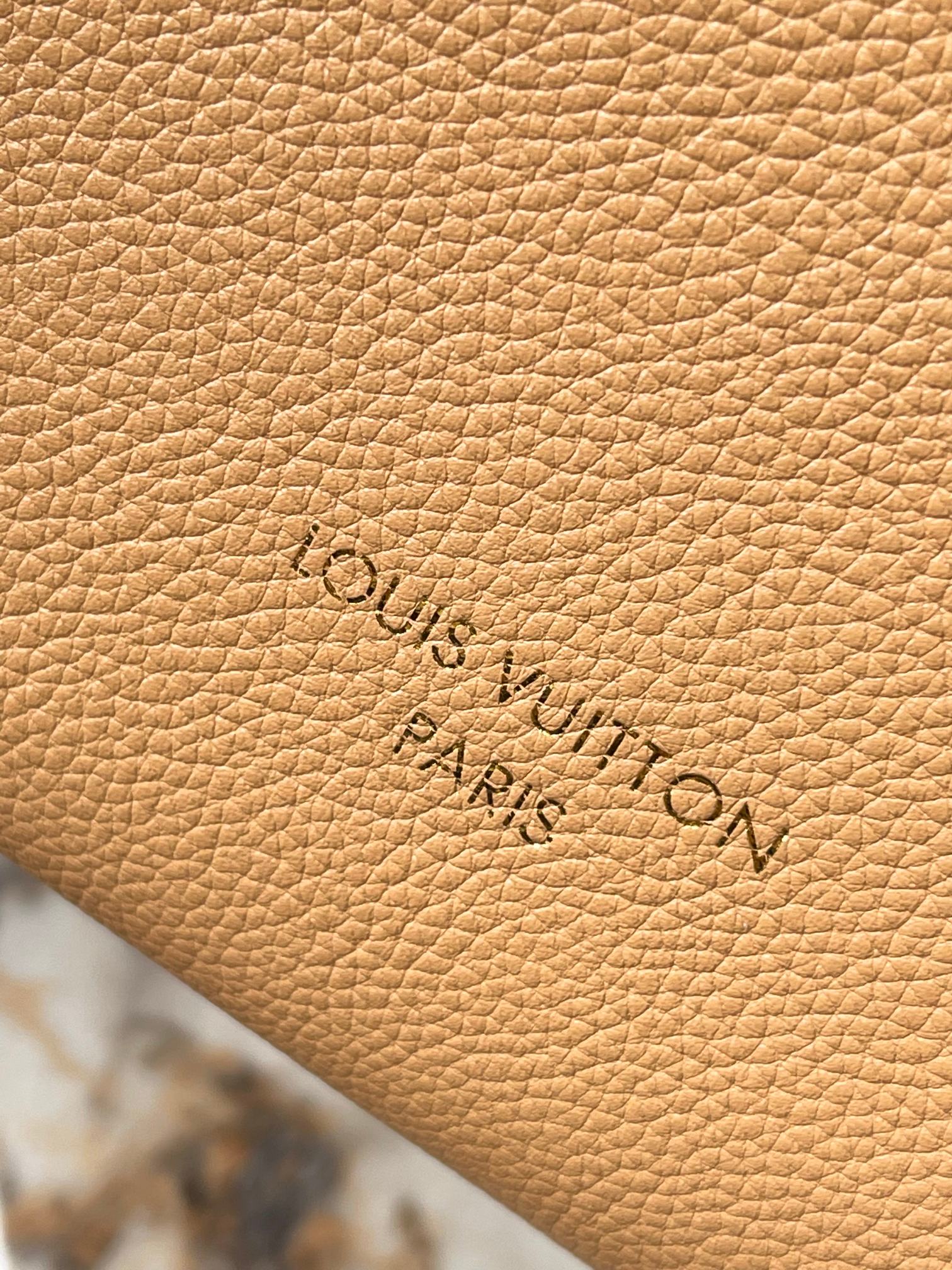 L0vis Vvtt0n Multipass - Handbags-26*10*30CM