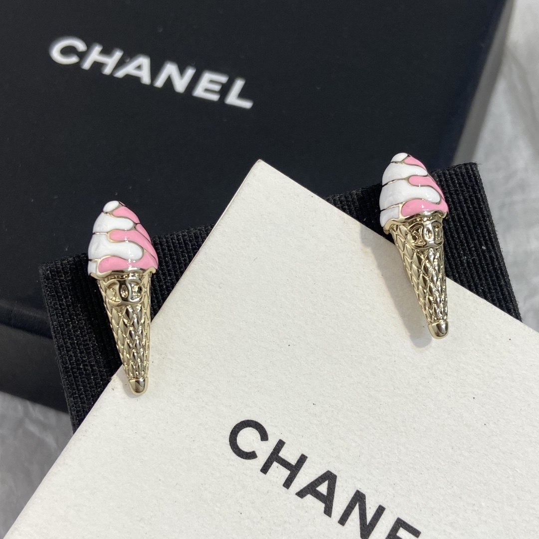 Ch@nel Earring