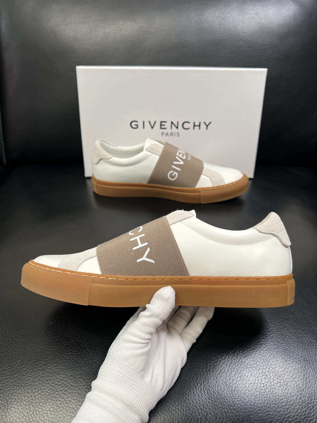 Gienvchy Sneakers