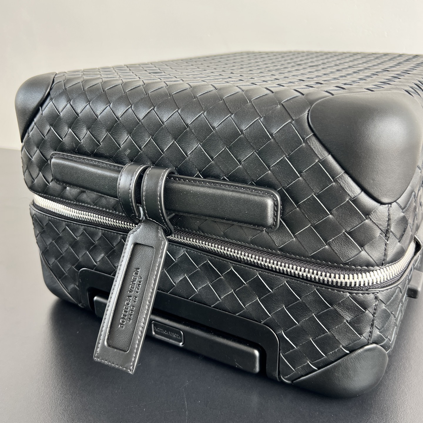 B0tt*ga Ven*ta Odyssey Intrecciato Cabin Suitcase in Black-55x35x2CM
