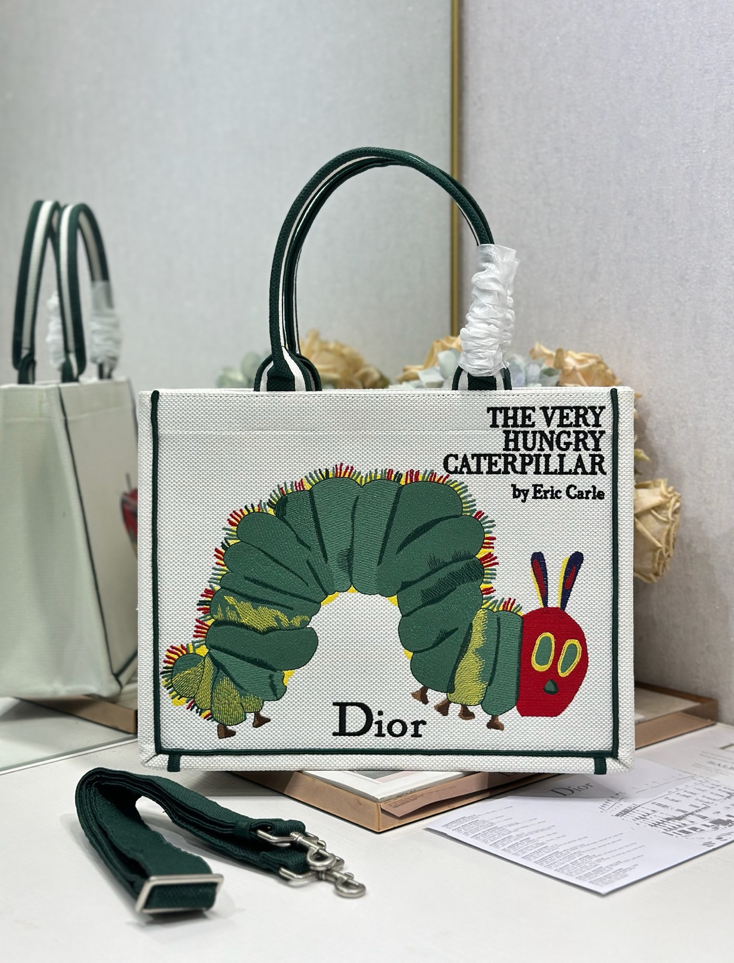 Diro Book Tote
