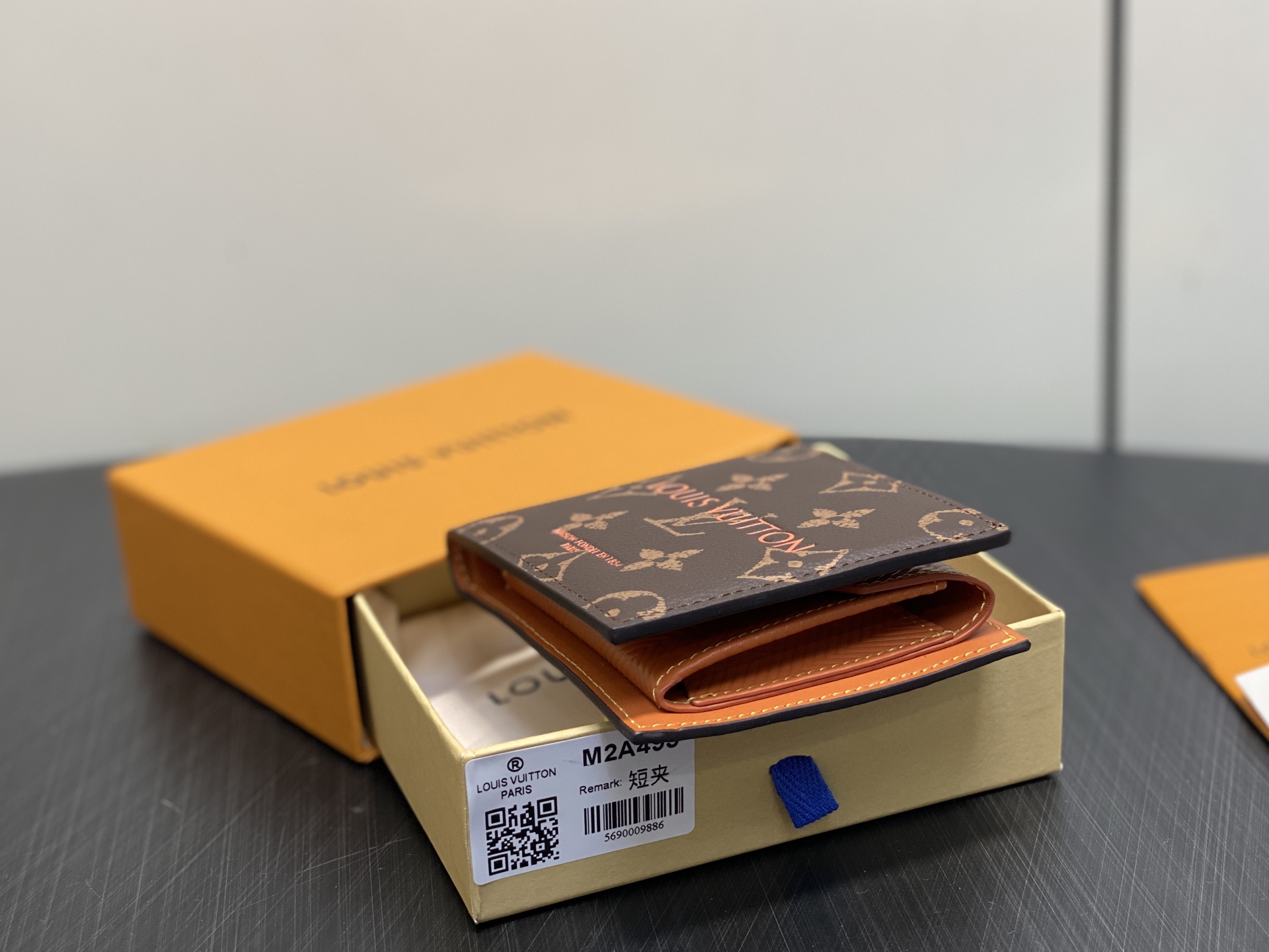 L0vis Vvtt0n Zippy Wallet-11 x 8.5 x 2CM