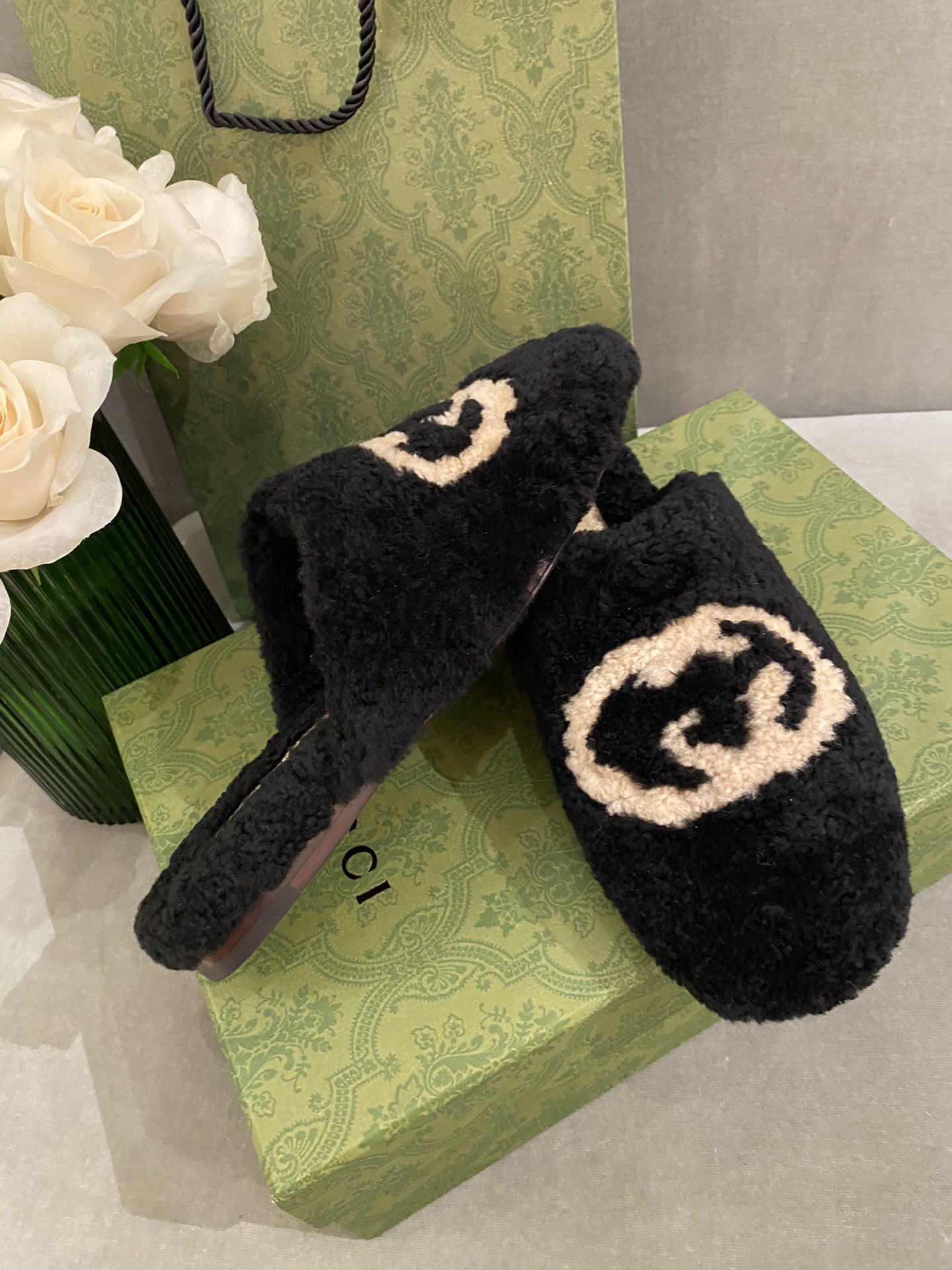 G*u*i loafers