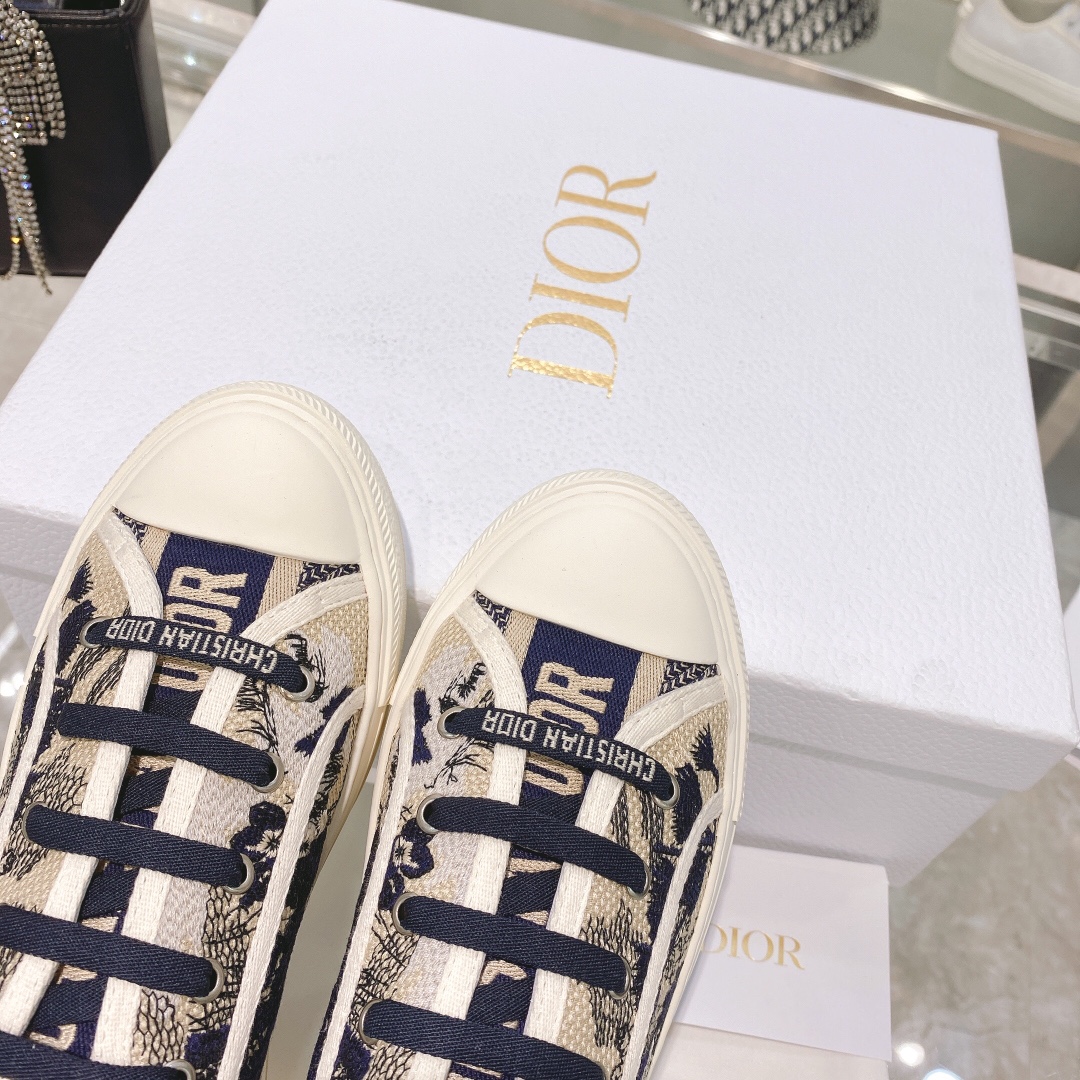 D*or sneakers