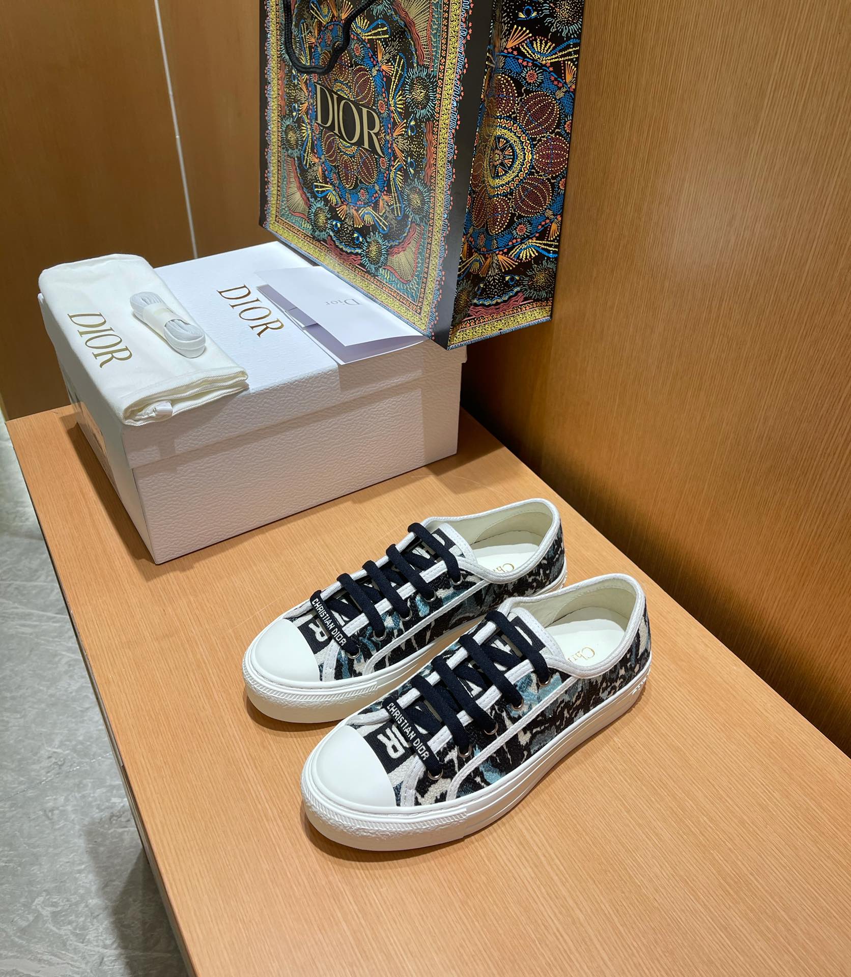 D*or sneakers
