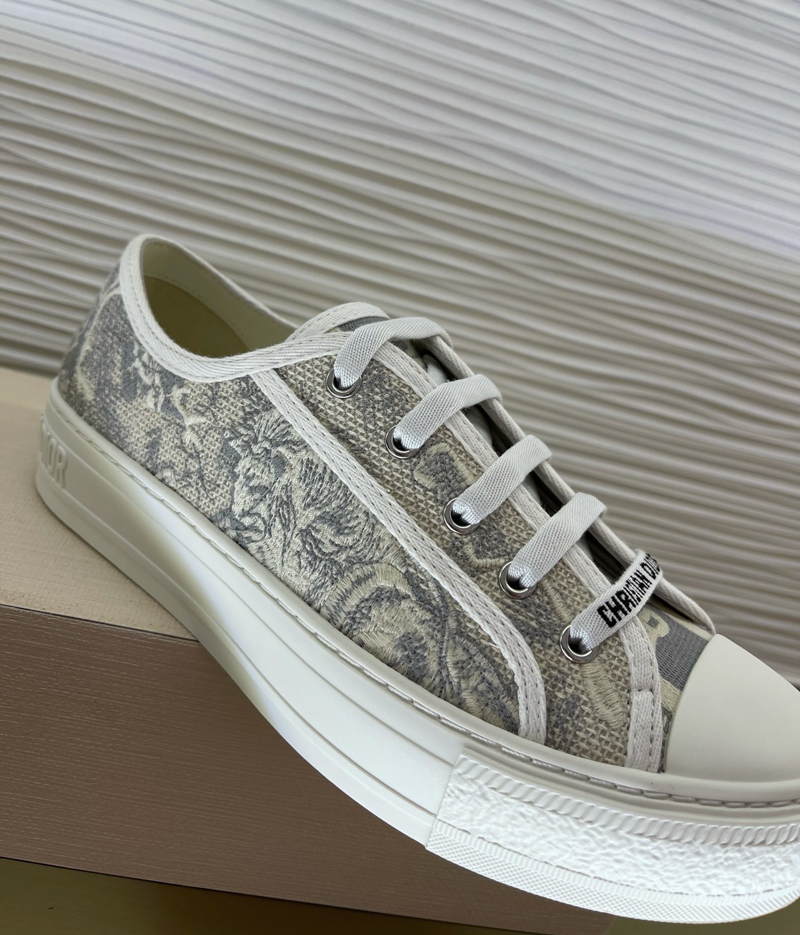 D*or sneakers