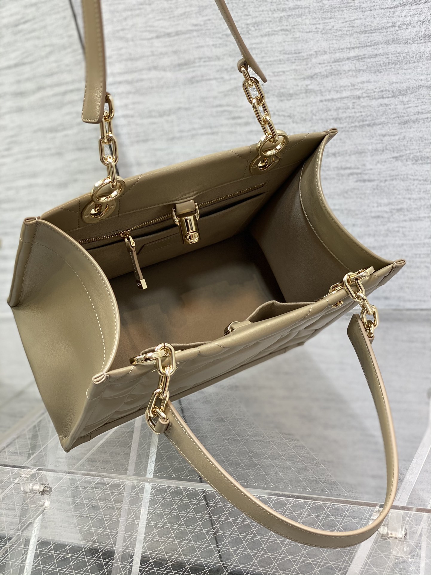 D*or essential bag